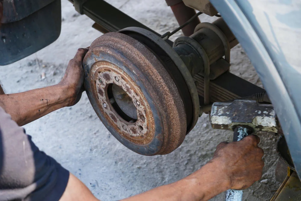 Ensure Safe Rides with Expert Suspension & Brake Services from 401 Tire and Truck Repairs