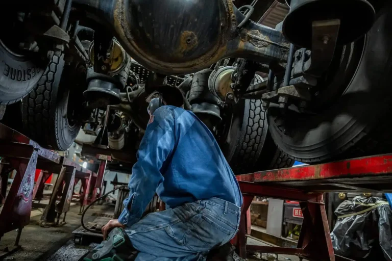 Choosing the Right Suspension Parts for Heavy-Duty Trucks in Canada